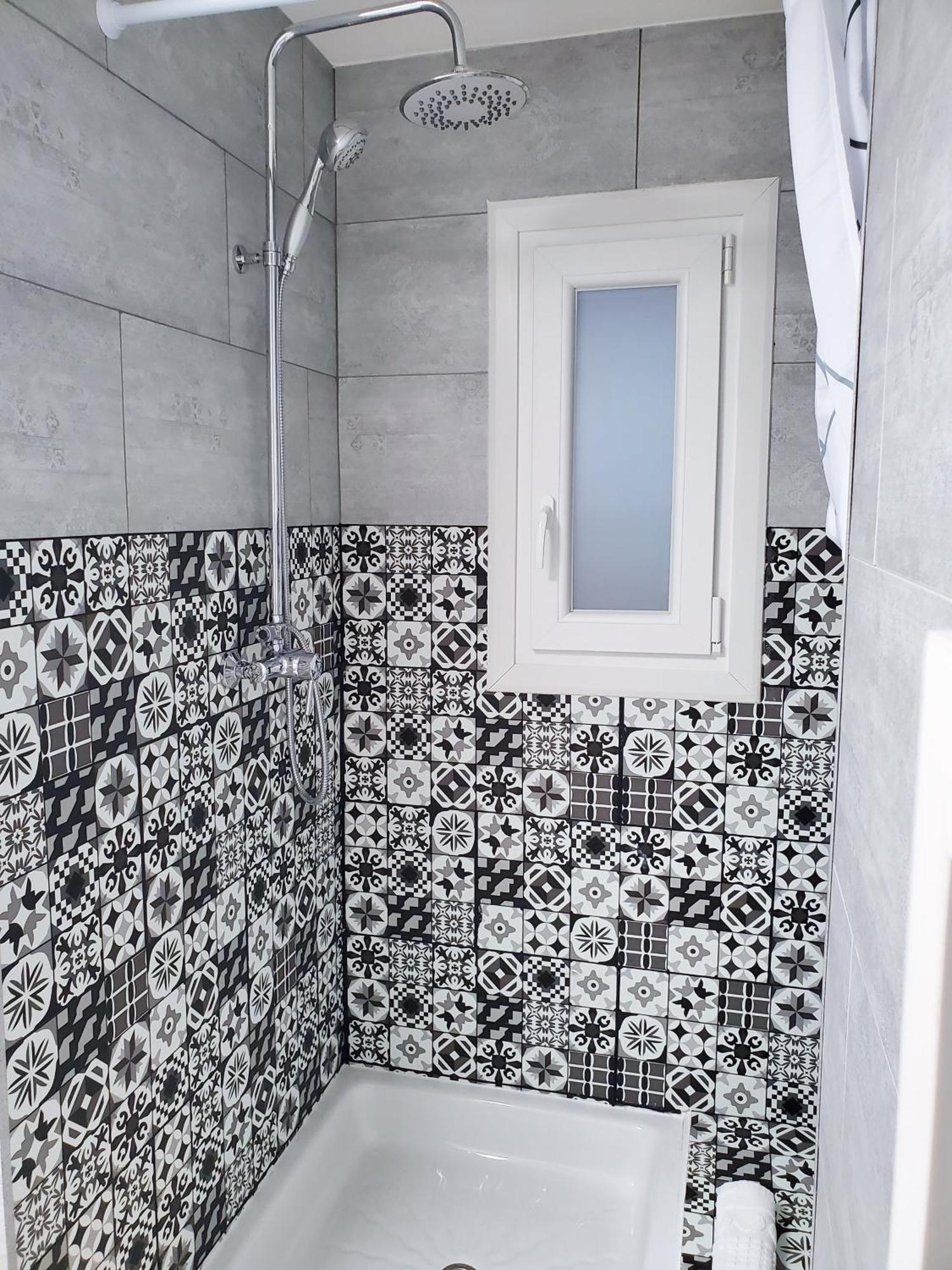 Apartamento Centrico Con Patio Privado Tarragona Exterior photo